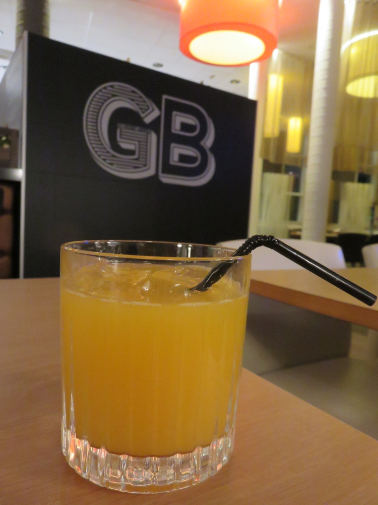 orange juice, 6€; Tonic elder was 2,95€