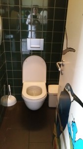 toilet at Mosquito Coast, Ghent, clean and tidy